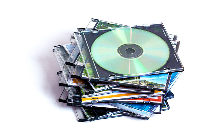 CDの捨て方・処分方法5選｜無料回収や引き取りについて詳しく解説