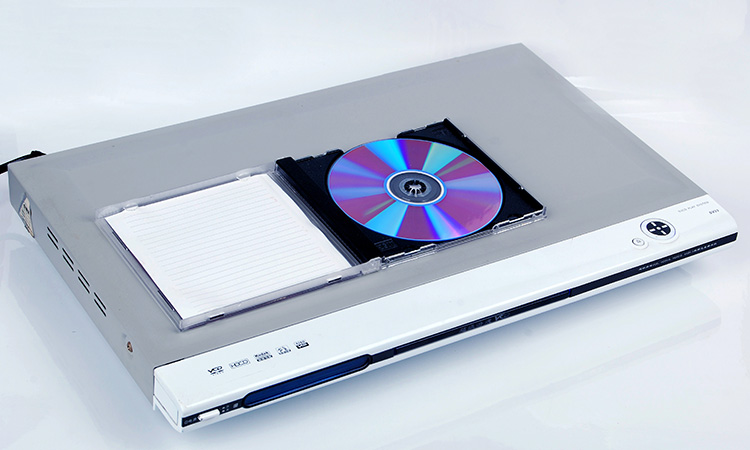 DVDプレーヤーの捨て方6選｜無料回収や引き取りについて詳しく解説