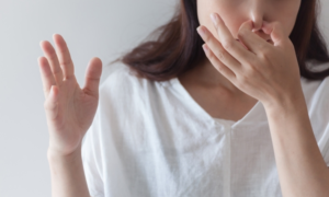 ゴミ屋敷はなぜ臭い？5つの原因と、臭いを元から消すための全手順